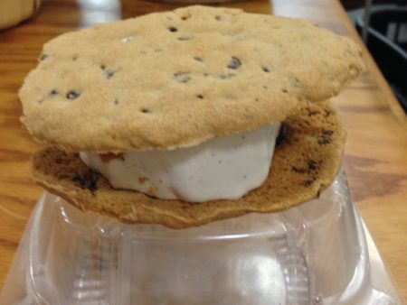 Shaw Farm Ice Cream Sandwich - Chocolate Chip Discount